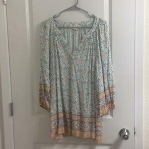 Lucy & Laurel soft ikat blouse. 1x
